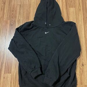 Nike Heavyweight Black Pullover Hoodie - Classic Swoosh